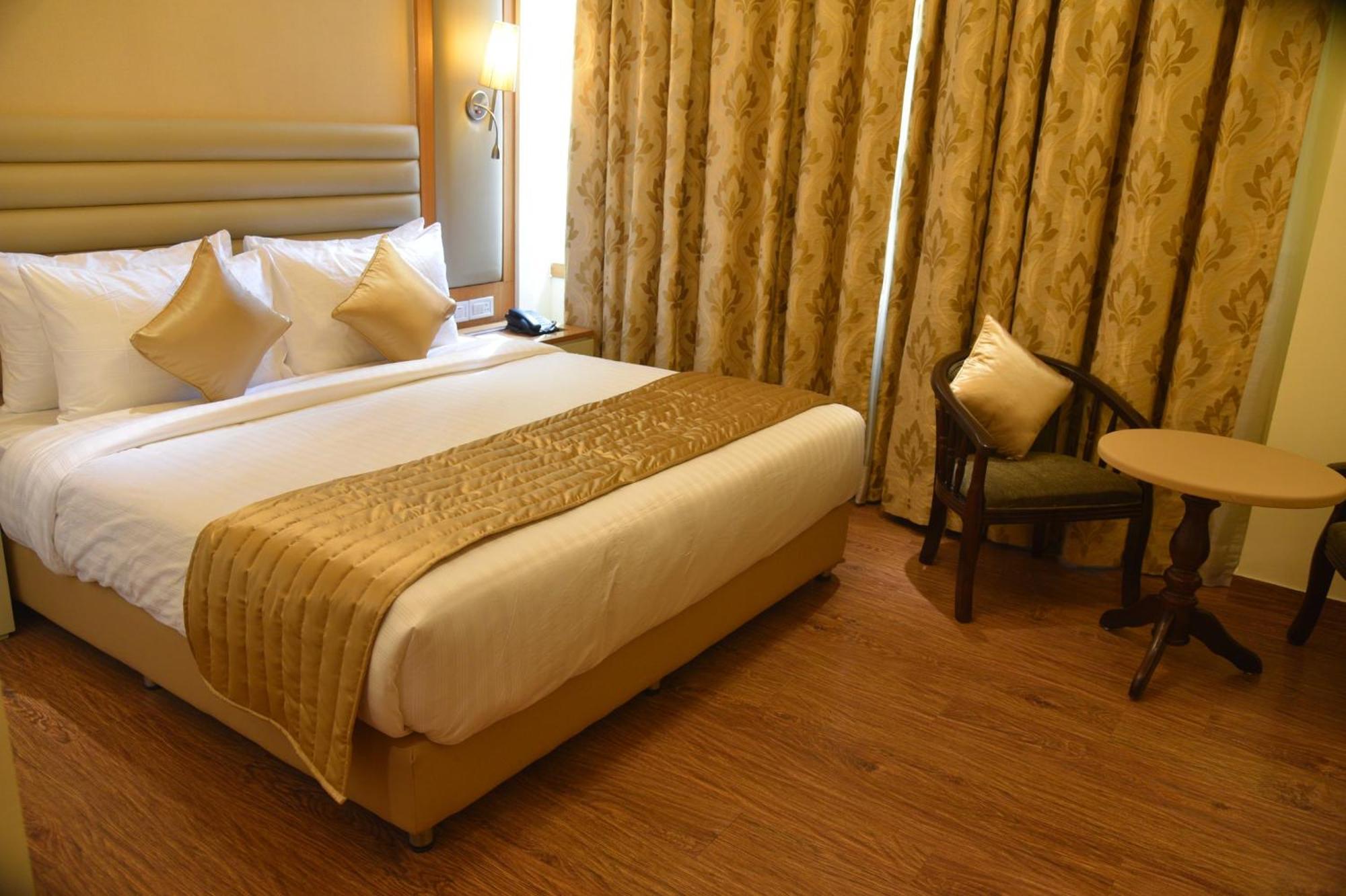 Opulent By Udman Chhattarpur New Delhi Exterior photo