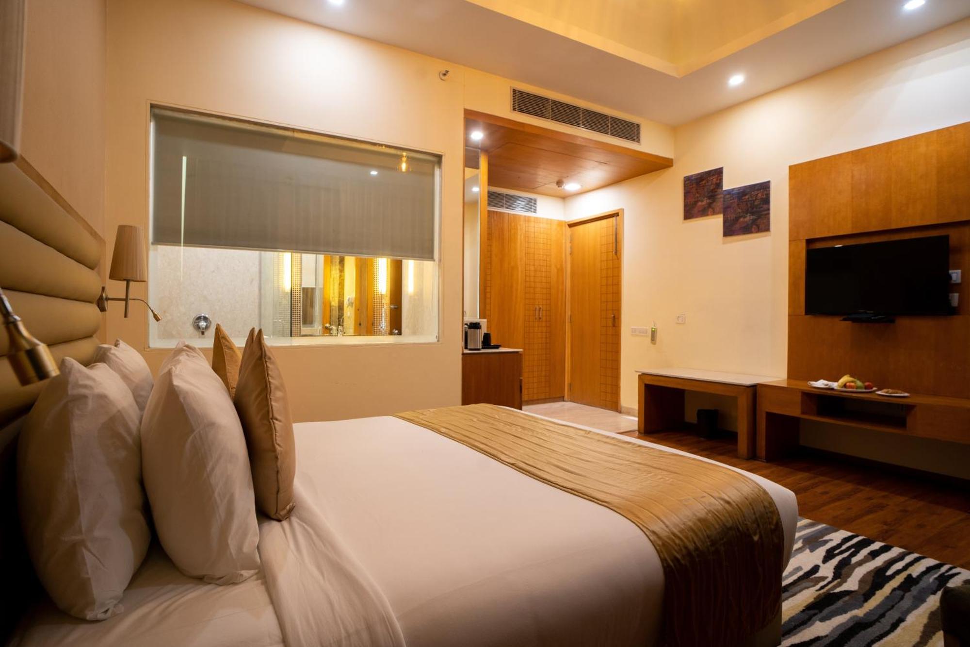 Opulent By Udman Chhattarpur New Delhi Exterior photo