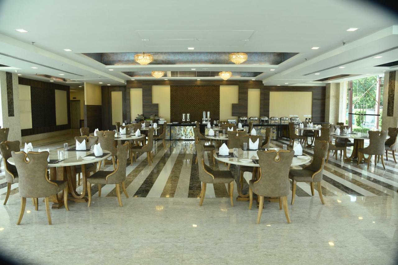 Opulent By Udman Chhattarpur New Delhi Exterior photo